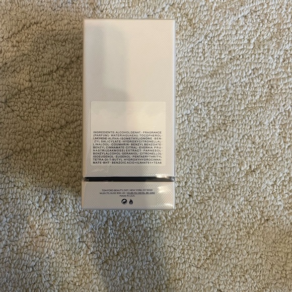 Tom Ford Fragrance in Elegant Cream Box - Picture 4 of 5